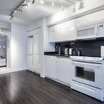 Modern 2Br Spacious Apartment Downtown Toronto