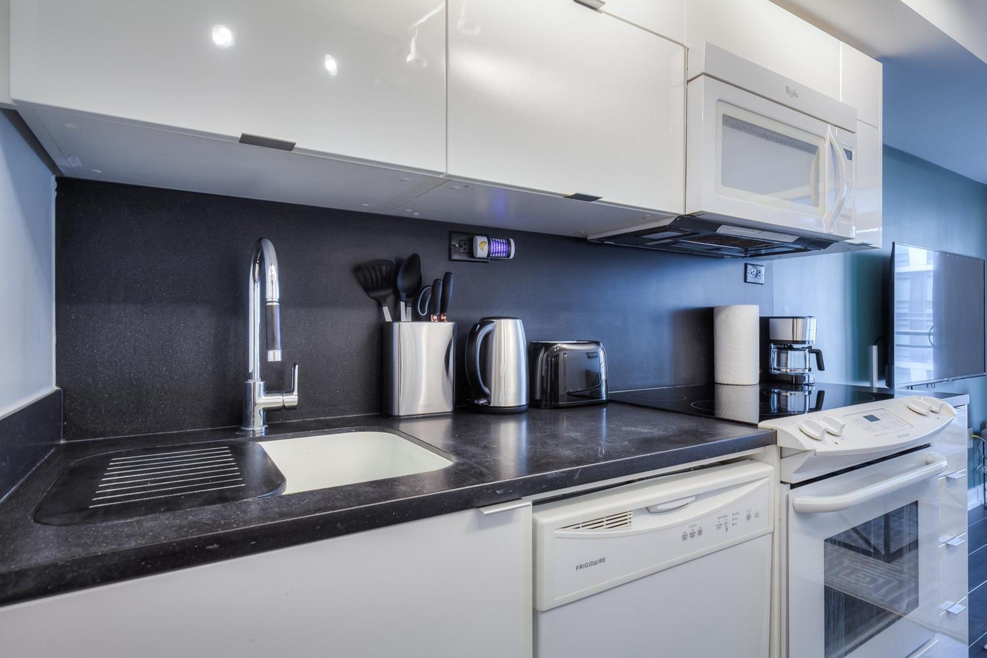 Modern 2br Spacious *